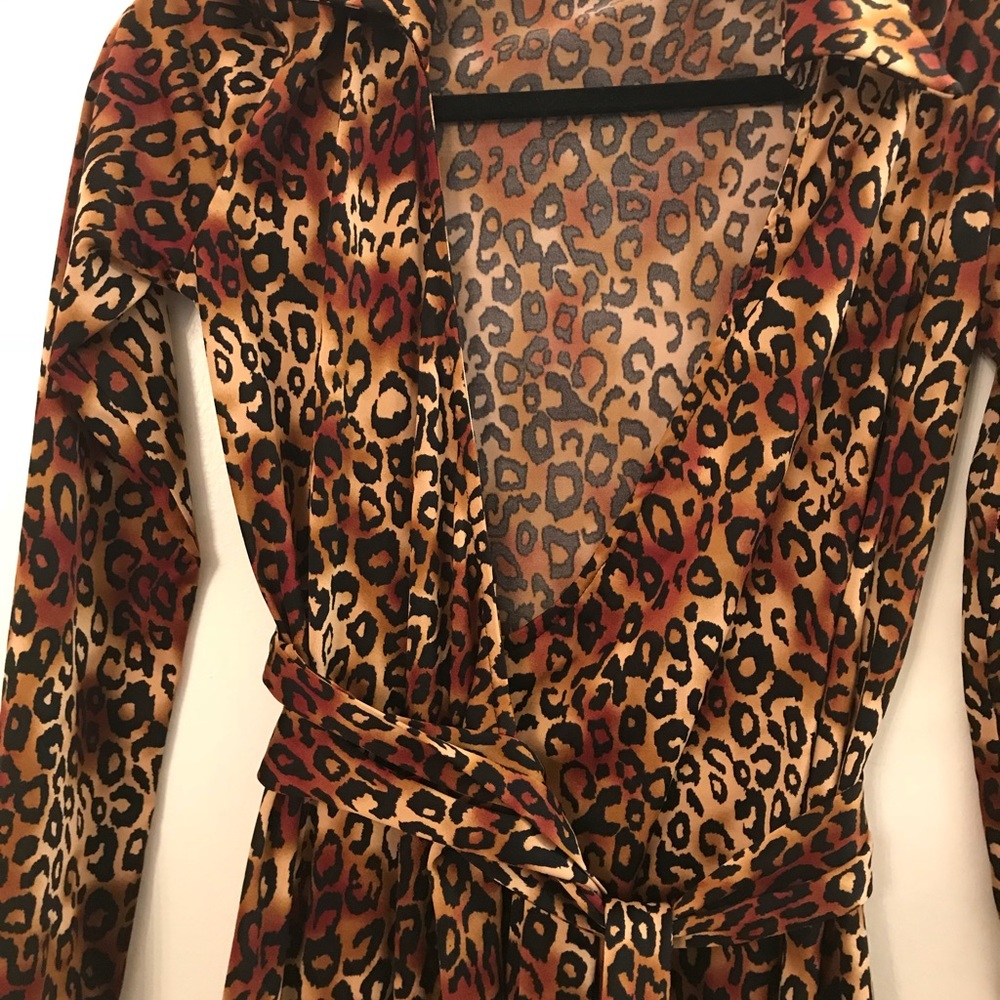 Leopard print wrap dress XS Olga & Maya excellent